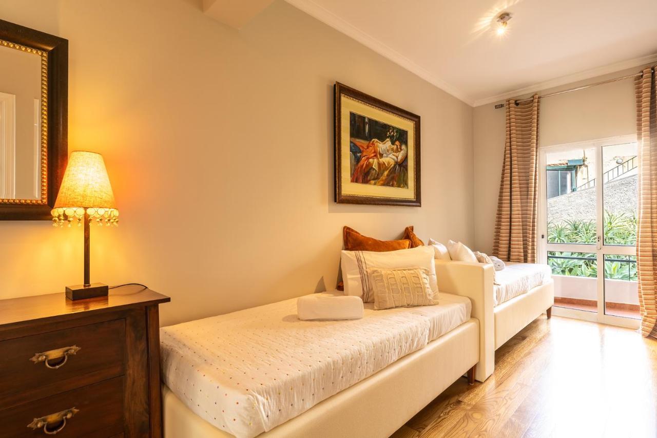 Stylish Apartment With Balcony And Amazing Views Over Funchal And The Sea Eksteriør bilde